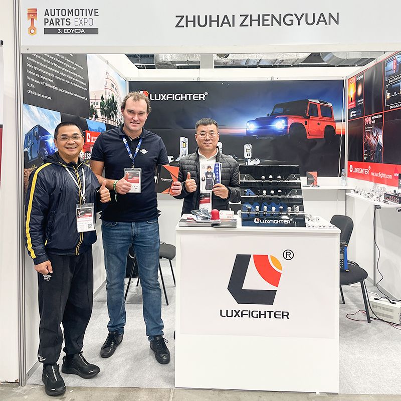 LUXFIGHTER LED headlights at fog lights AUTOMOTIVE PARTS Expo na tumatanggap ng malawakang pagbubunyi